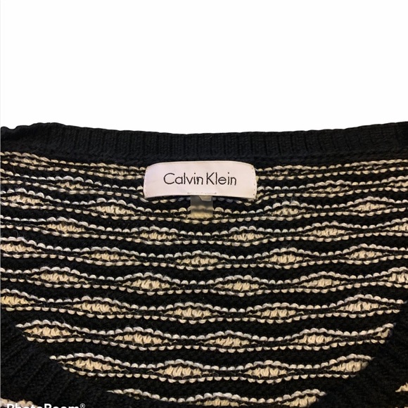 Calvin Klein size M black and white wave strip sweater - Picture 5 of 7